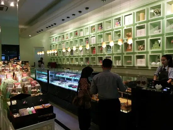 Gambar Makanan Almond Tree Cakes Serpong 18