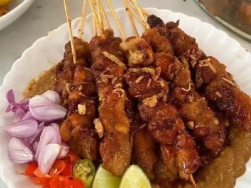 Warung Sate Ayam Madura Pak Dul, Jalan Tanah Apit Medan Satria