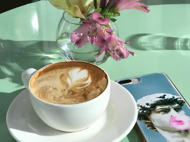 Happen Flower & Coffee Shop'nin yemek ve ambiyans fotoğrafları 1