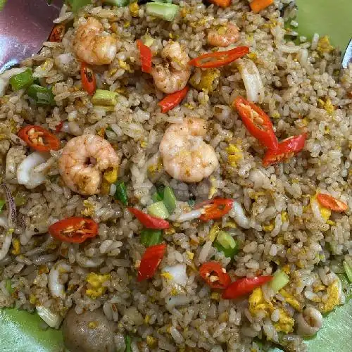 Gambar Makanan Nasi Goreng Seafood Bu Elys, Cicendo 1