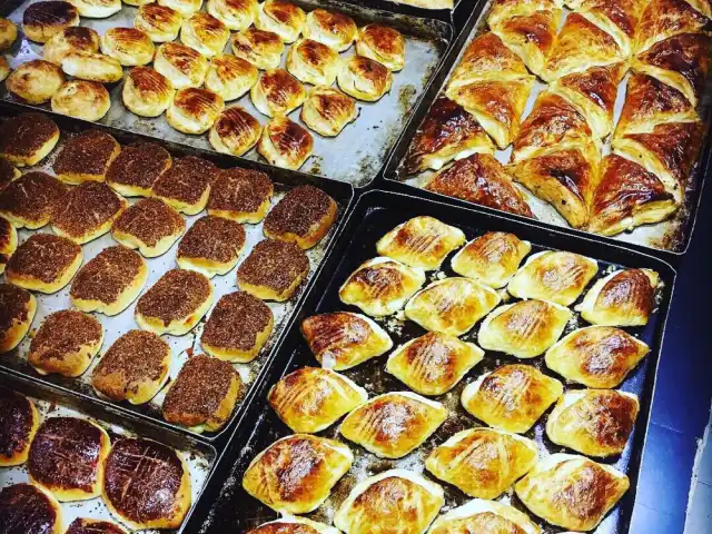 İzzet Unlu Mamulleri'nin yemek ve ambiyans fotoğrafları 12
