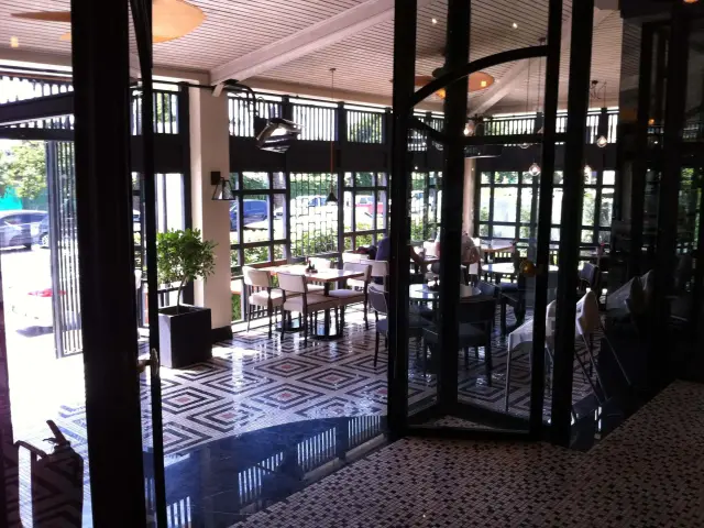 SushiCo - Wyndham Grand İstanbul Kalamış Marina Hotel'nin yemek ve ambiyans fotoğrafları 8