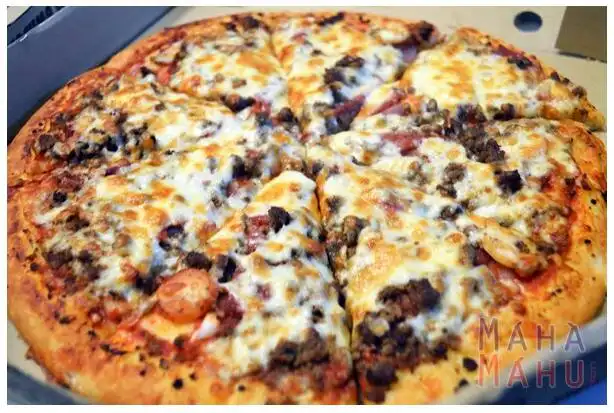 Canadian 2For1 Pizza Food Photo 19