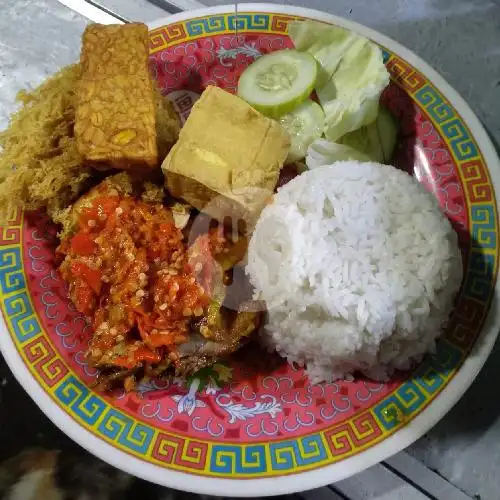 Gambar Makanan Ayam Penyet Kremes, Tengah Raya 10