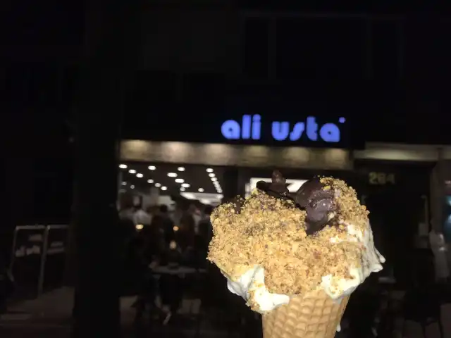 Meşhur Dondurmacı Ali Usta'nin yemek ve ambiyans fotoğrafları 12