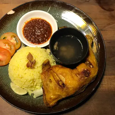 TAT NASI AYAM