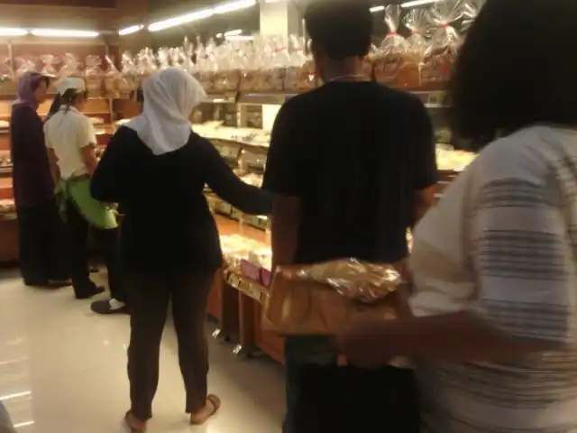 Gambar Makanan Swiss Deli Bakery 5