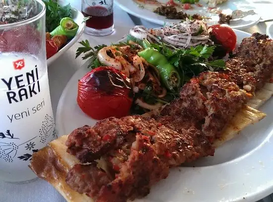 Harbi Adana Kebap & kaburga'nin yemek ve ambiyans fotoğrafları 1
