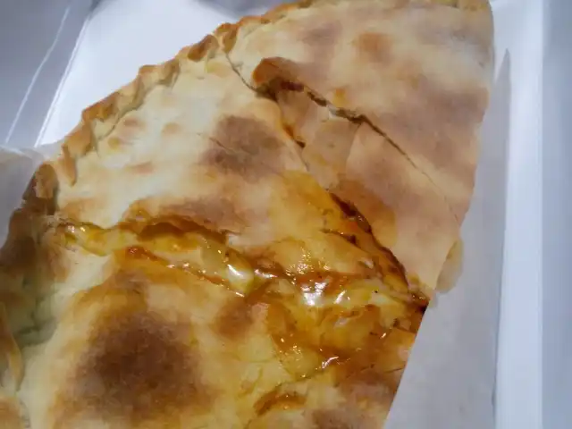 Gambar Makanan Calzone Express 7