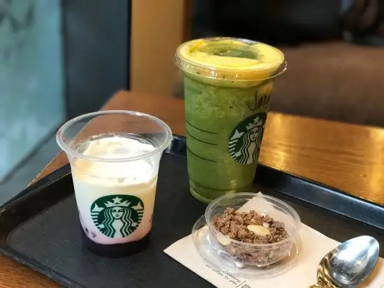 Starbucks Low Yat Plaza