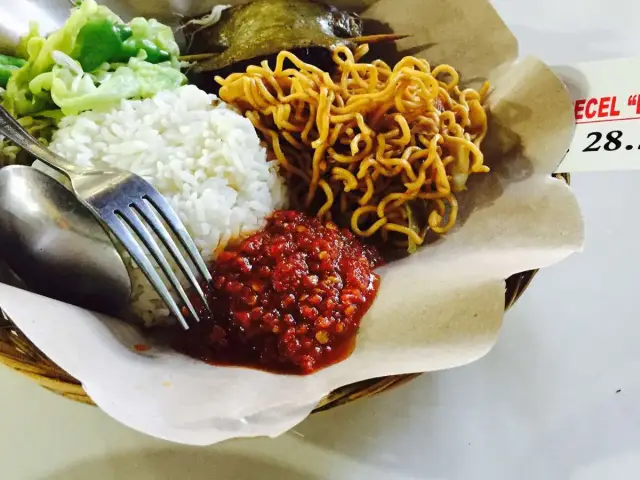 Gambar Makanan Nasi Pecel Bu Tinuk 10