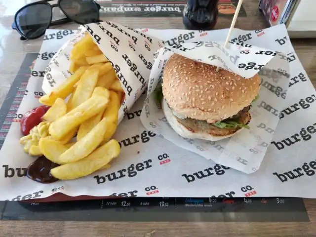 the burger company'nin yemek ve ambiyans fotoğrafları 35