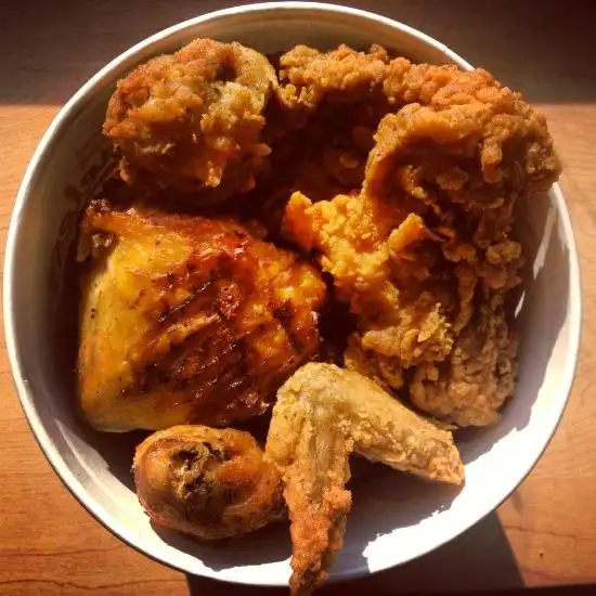 KFC Besiktas'nin yemek ve ambiyans fotoğrafları 1