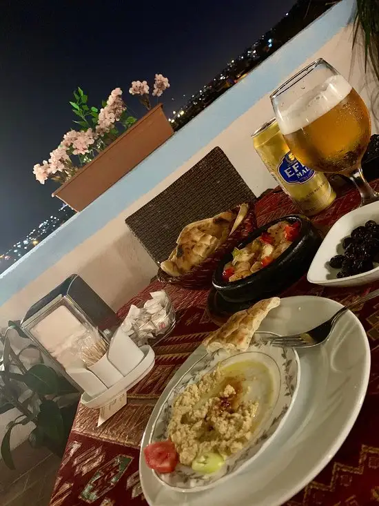 Ast Terrace Restaurant Cafe'nin yemek ve ambiyans fotoğrafları 17