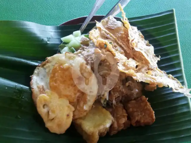 Gambar Makanan Nasi Pecel Pincuk Sambal Tumpang Marem Nganjuk, Teuku Umar 8