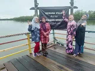 CERANA VILLA RESORT (Restoran Terapung Kota Pengkalan Datu)