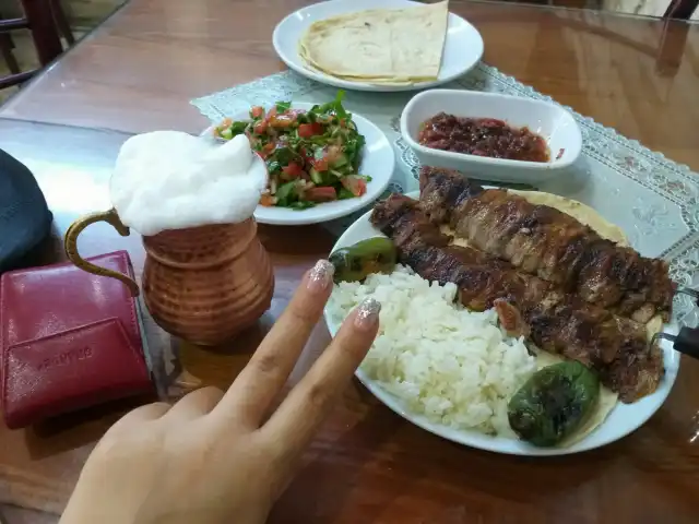 Can Usta Cağ Kebabı'nin yemek ve ambiyans fotoğrafları 1