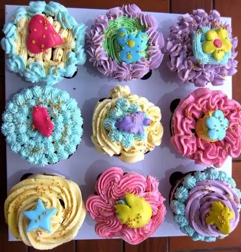 Gambar Makanan Alice little Cupcakes 6