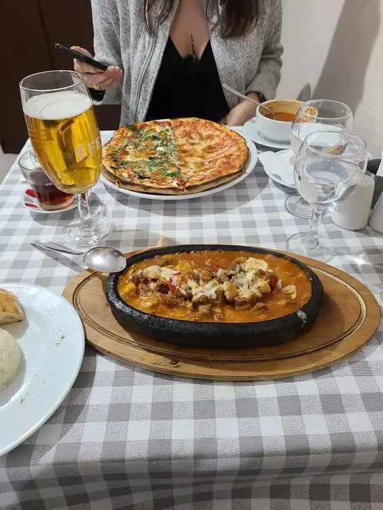 Ozi Pizza and Pasta'nin yemek ve ambiyans fotoğrafları 8
