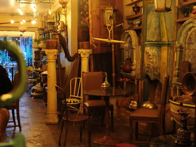 Cukurcuma Antiques & Cafe'nin yemek ve ambiyans fotoğrafları 64