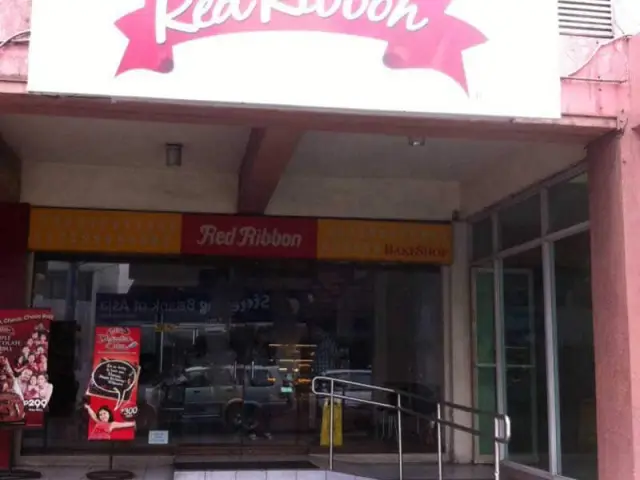 Red Ribbon Bakeshop Food Photo 2