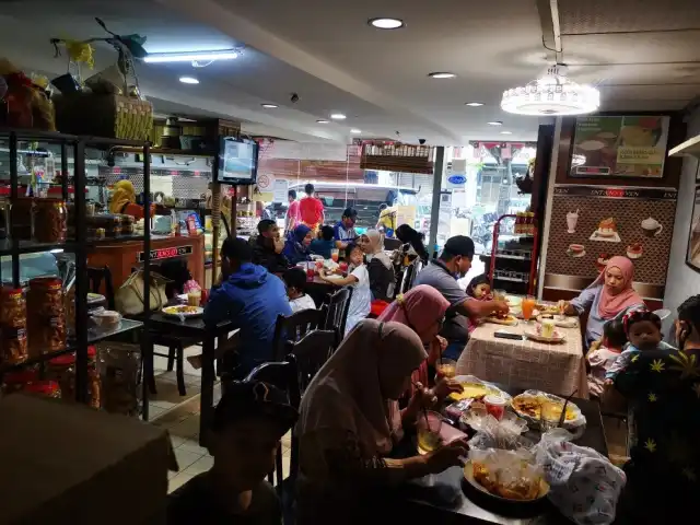 Intan's Oven Bakery & Cafe Food Photo 7