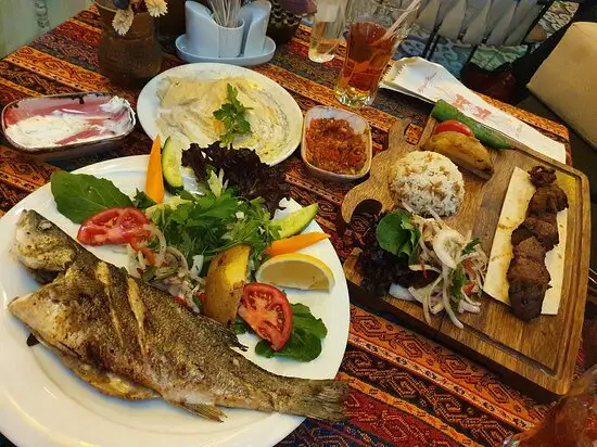 Rainbow Fish & Meat Restaurant'nin yemek ve ambiyans fotoğrafları 54