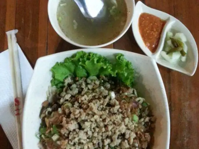 Gambar Makanan Cwie Mie Malang dan Bubur Ayam Latin 4