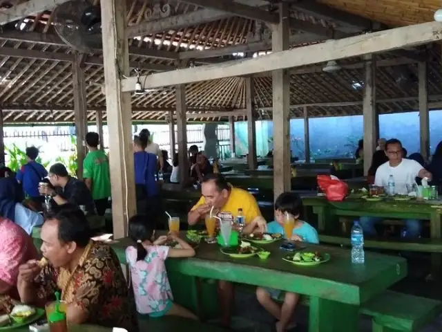 Nasi Tempong Indra - Dewi Sri