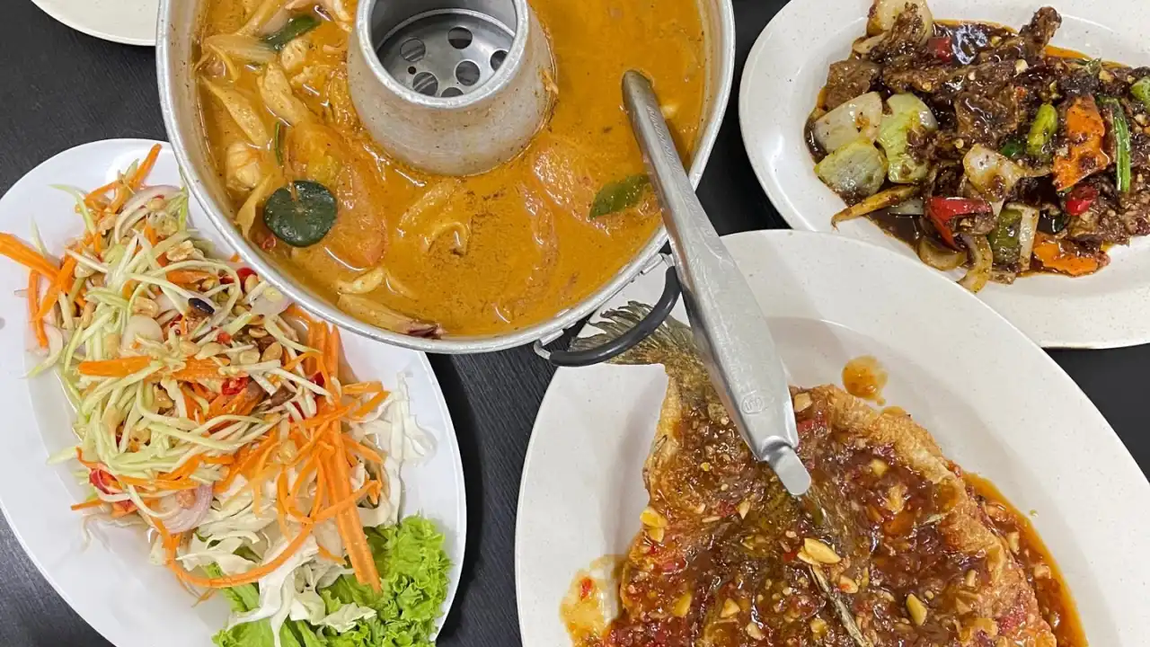 Dino’s Thai Food Restoran