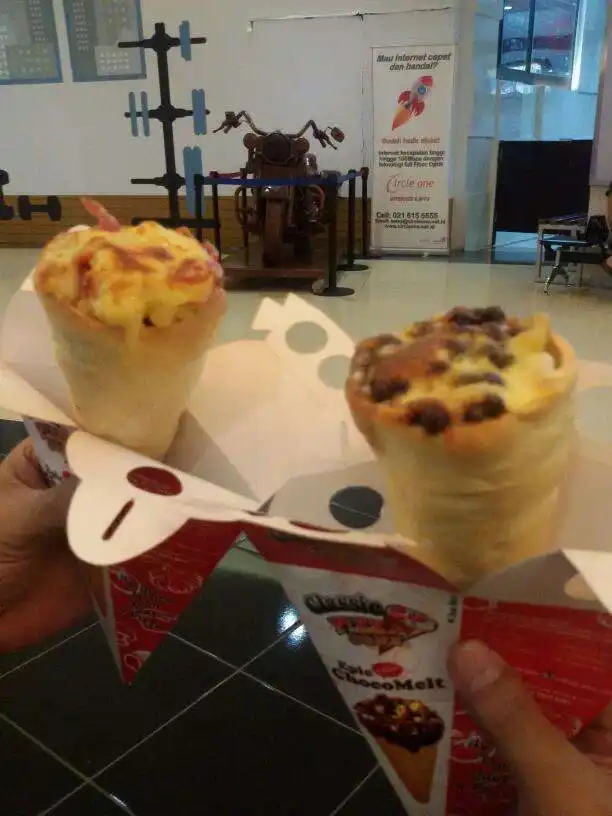 Gambar Makanan Classic Pizza Cone 16