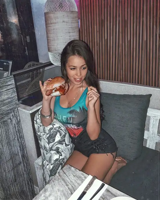 Gambar Makanan BB52 Burgers Canggu 4