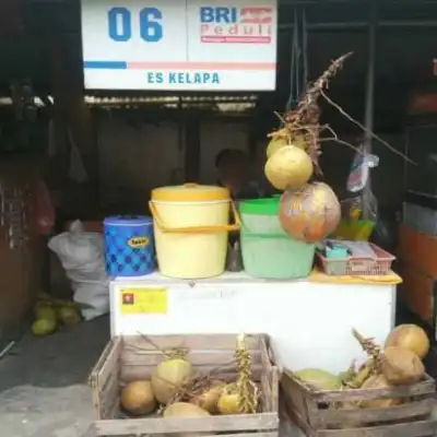 Es Kelapa Ibu Upi