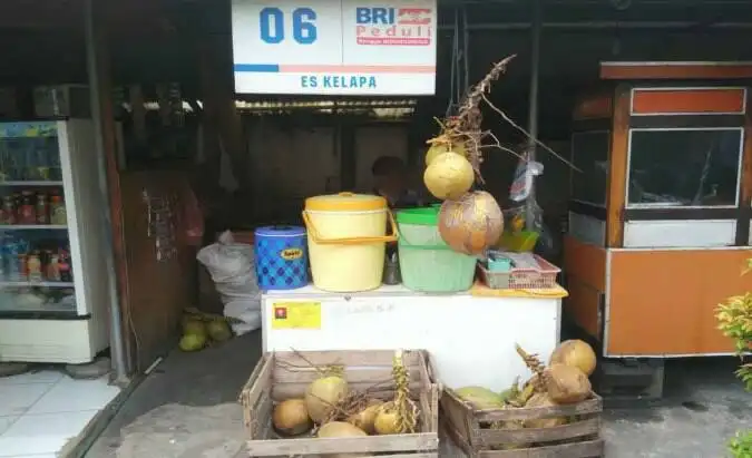 Es Kelapa Ibu Upi