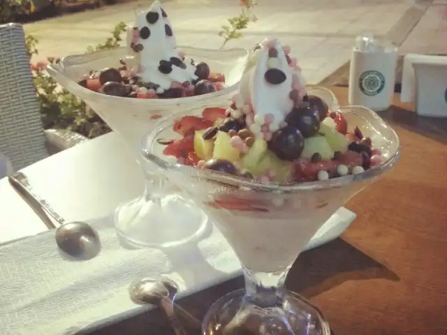 frozen yogurt caffe'nin yemek ve ambiyans fotoğrafları 4