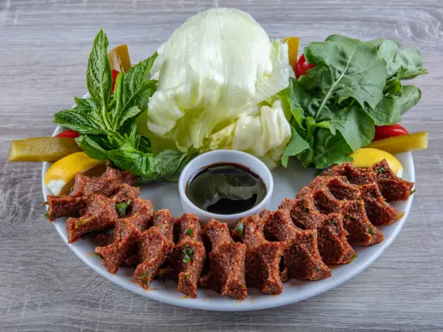 Keyif-i Acızade Çiğ Köfte'nin yemek ve ambiyans fotoğrafları 1