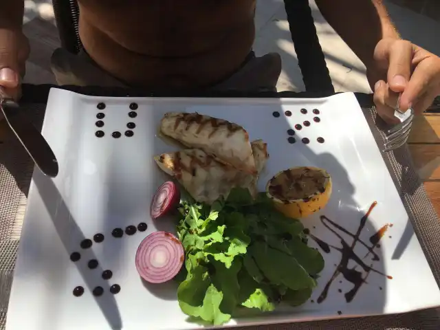 Olira Restaurant Beach Club'nin yemek ve ambiyans fotoğrafları 11