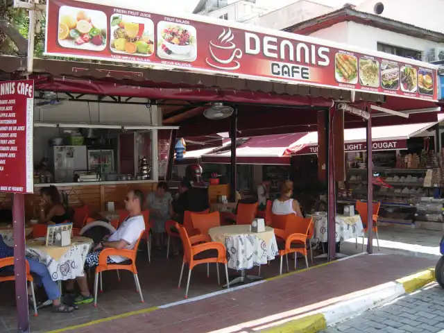 Dennis Cafe'nin yemek ve ambiyans fotoğrafları 1