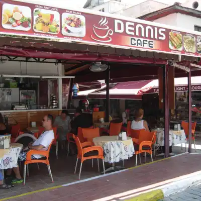 Dennis Cafe