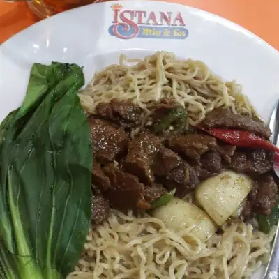 Istana Mie Dan Es