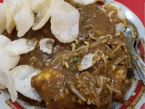 Tahu Telor dan Lontong Sayur Griya Kesuma, Buring