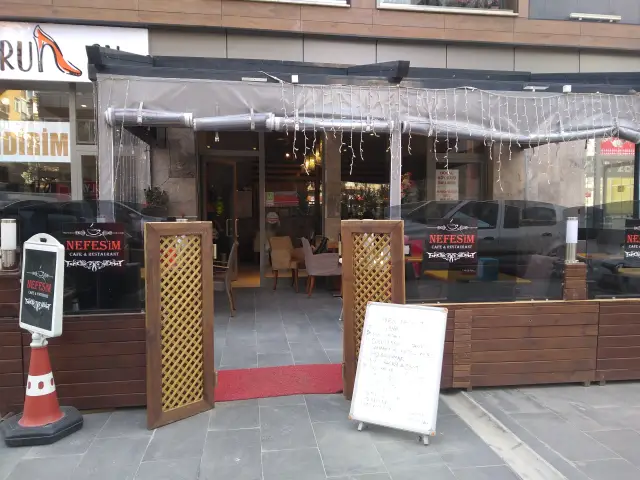 Lagina Cafe & Restaurant