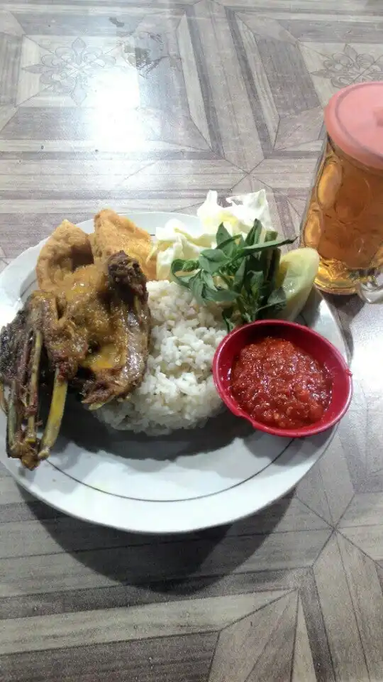 Gambar Makanan Warung Spesial Bebek/Ayam Sambel Pencit "Sagu" 3