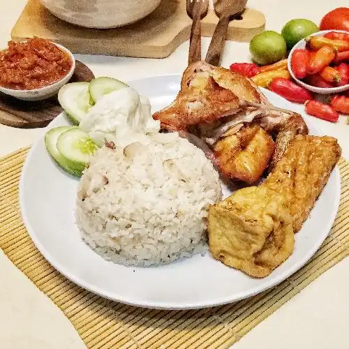 Gambar Makanan Ayam Penyet dan Nasi Sangrai Bumiayu 6