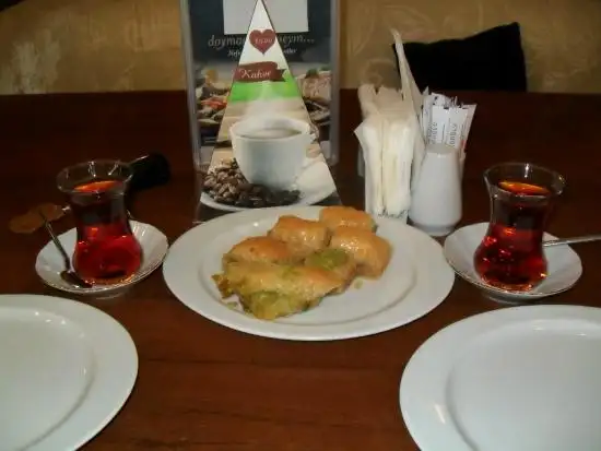 Faruk Güllüoğlu Konyaaltı'nin yemek ve ambiyans fotoğrafları 1