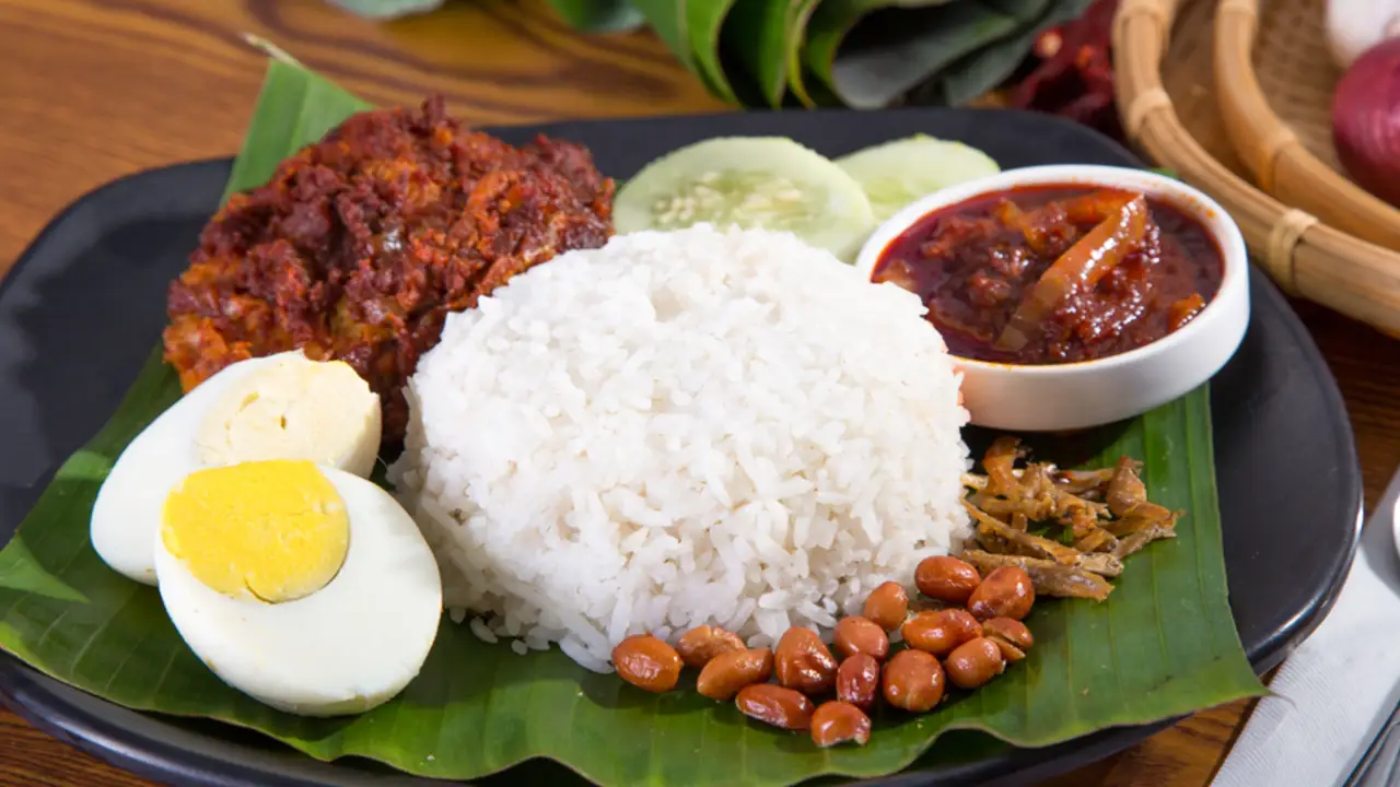 NASI LEMAK ROYALE KAK INA