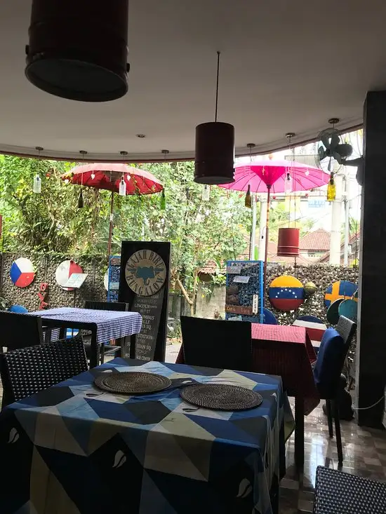 Gambar Makanan Gajah Biru Round Bar and Cafe 15