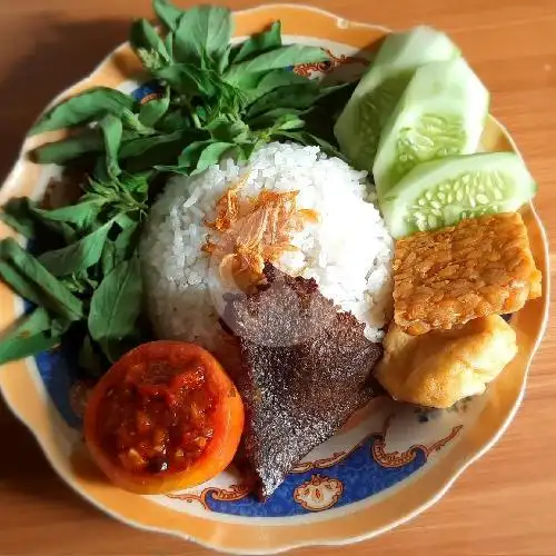 Gambar Makanan Warung Nasi Bu In, Tambaksari 8