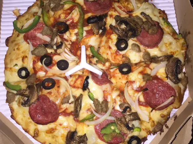 Gambar Makanan Domino's Pizza 3