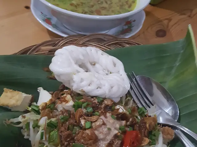 Gambar Makanan Empal Gentong Cerbonan 15